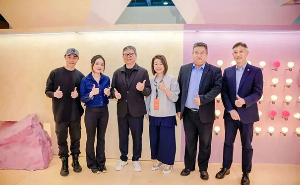 立邦打卡“MAGIC·光影奇境”，開(kāi)啟奇幻美學(xué)之旅！